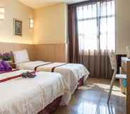 Bedroom 6 Lavender Inn Permas Jaya