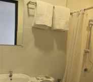 Toilet Kamar 3 Grand Central Hotel