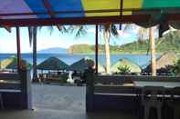 Lobi Rainbow Beach Resort