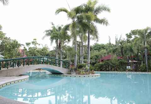 Swimming Pool La Vista Inland Resort