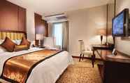 Bedroom 6 Grand Royal Panghegar  Hotel: