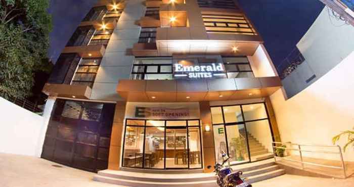 ภายนอกอาคาร Emerald Suites 