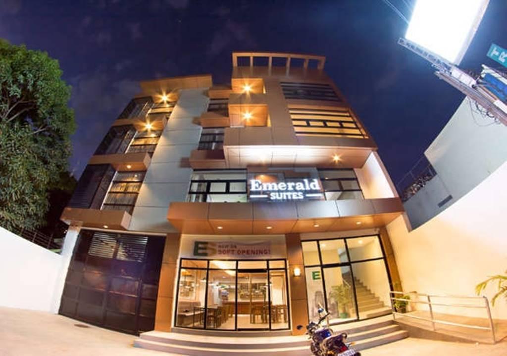 EXTERIOR_BUILDING Emerald Suites 