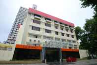 Bên ngoài Grand Surabaya Hotel