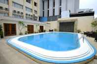 Swimming Pool Grand Surabaya Hotel