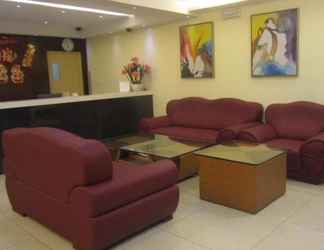 Lobi 2 City Comfort Inn