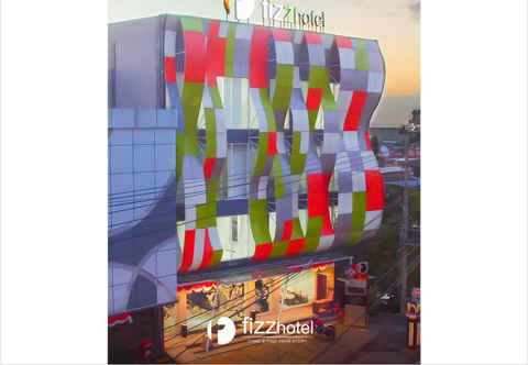 Bên ngoài Fizz Hotel Lombok