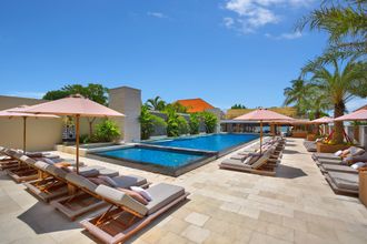 游泳池 4 The Bandha Hotel & Suites