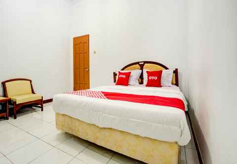Bedroom OYO 90118 Hotel Diamond Syariah