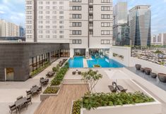 Swimming Pool 2 Seda Bonifacio Global City