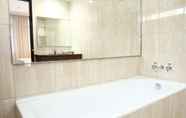 Phòng tắm bên trong 5 Hotel Astoria Lampung