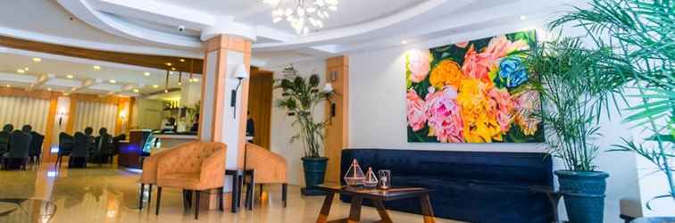 Lobi Queen Margarette Hotel Downtown