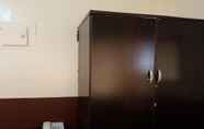 Kamar Tidur 3 Rogers Place Hotel