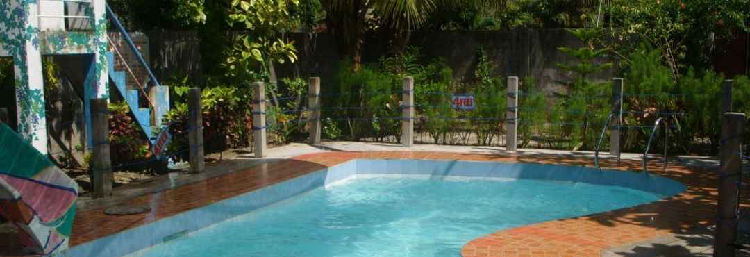 Kolam Renang Villa Aloncia Inland Resort