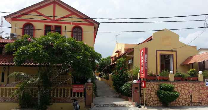 Bên ngoài Anggerik Lodging