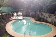Kolam Renang Casa Del Rio Resort