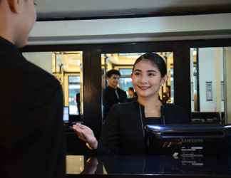 Lobby 2 La Vida Residences Makati