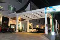 Exterior Grand Malindo Hotel.