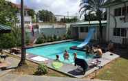 Swimming Pool 7 Lion's Den Backpacker Manila