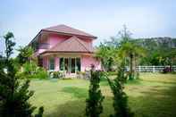 Exterior Nam Talay Resort