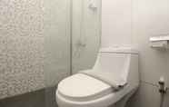 Toilet Kamar 6 Sans Hotel Absari Yogyakarta