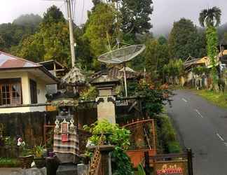 Bangunan 2 Adila Warung & Homestay 