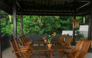 ร้านอาหาร 2 Adila Warung & Homestay 