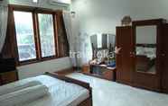 ห้องนอน 3 Low-cost Room near Alrion Plaza for Female (CIP)