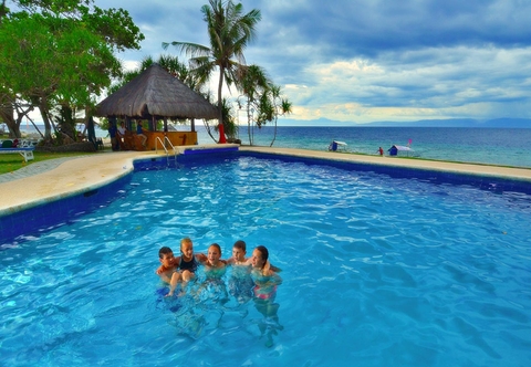 Swimming Pool Balicasag Island Dive Resort