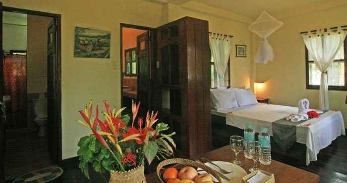 Bedroom Makulay Lodge and Villas