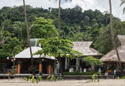 Bangunan Nature Beach Resort