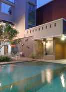 SWIMMING_POOL Mutiara Suites