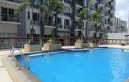 Swimming Pool 3 Palm Tree Genlex Condominium