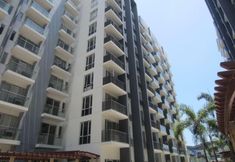 Exterior 4 Palm Tree Genlex Condominium