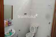 In-room Bathroom New Room near ITC Fatmawati for Female (PUT)