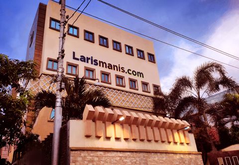 Exterior Hotel Syariah Larismanis