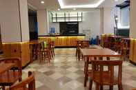 Bar, Kafe, dan Lounge Hotel Henrico Kisad