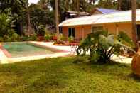 Kolam Renang Carpe diem Guest House