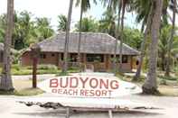 ภายนอกอาคาร Budyong Beach Resort 