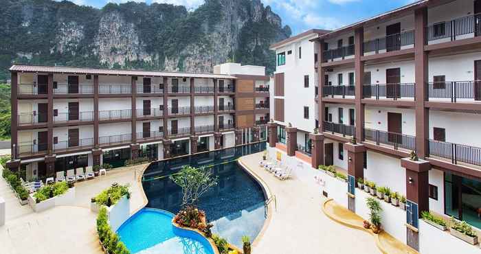 Kolam Renang The Lai Thai Luxury Condominiums