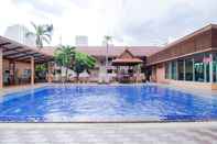 Swimming Pool Teja Hotel Bangkok at Nana