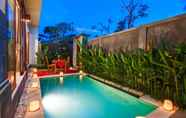Hồ bơi 2 Aishwarya Exclusive Villas