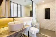 Toilet Kamar Snoozz Hotel