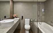 Toilet Kamar 7 RELC International Hotel