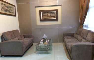 Lobby 2 Dewandaru Guest House Syariah