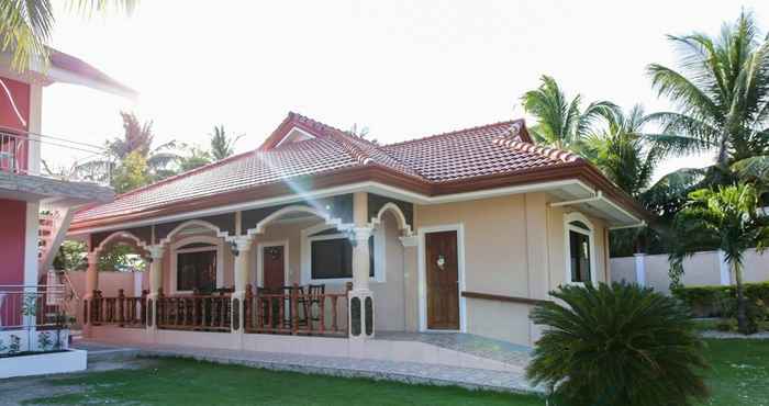 ภายนอกอาคาร Luzmin-BH Cottages and Bungalows