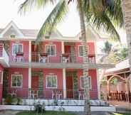 ภายนอกอาคาร 2 Luzmin BH - Pink House