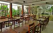 ร้านอาหาร 7 Ipil Suites El Nido