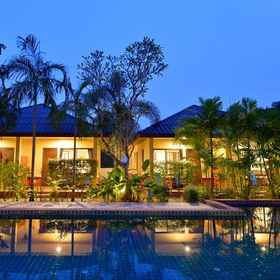 Happy Cottages Phuket 1, Hotel Bucha Gallery and Restaurant