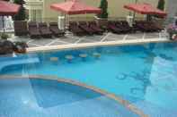 Swimming Pool LK The Empress